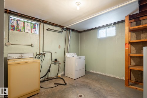 4842 116 Avenue Nw, Edmonton, AB - Indoor Photo Showing Laundry Room