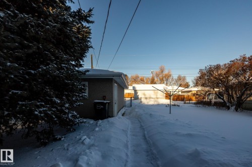 4842 116 Avenue Nw, Edmonton, AB - Outdoor