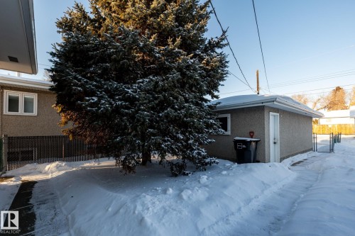 4842 116 Avenue Nw, Edmonton, AB - Outdoor