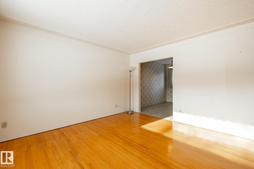 4842 116 Avenue Nw, Edmonton, AB - Indoor Photo Showing Other Room