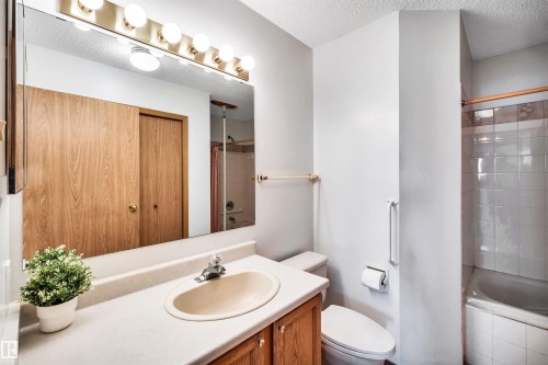 36 303 Twin Brooks Drive, Edmonton, AB - Indoor Photo Showing Bathroom