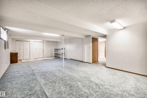 36 303 Twin Brooks Drive, Edmonton, AB - Indoor Photo Showing Other Room