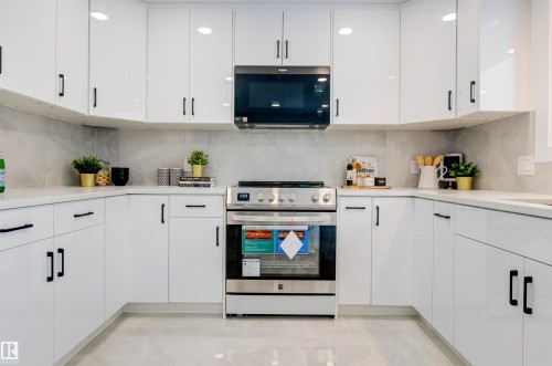 2712 41 Street, Edmonton, AB - Indoor Photo Showing Kitchen