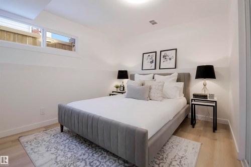2712 41 Street, Edmonton, AB - Indoor Photo Showing Bedroom