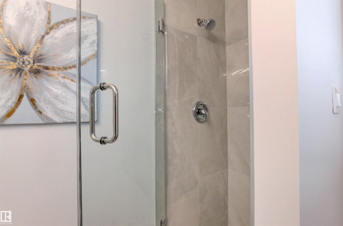 2712 41 Street, Edmonton, AB - Indoor Photo Showing Bathroom