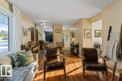 36 Sunset Blvd, St. Albert, AB - Indoor Photo Showing Living Room