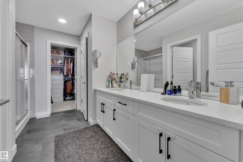 3003 4 Street, Edmonton, AB - Indoor Photo Showing Bathroom