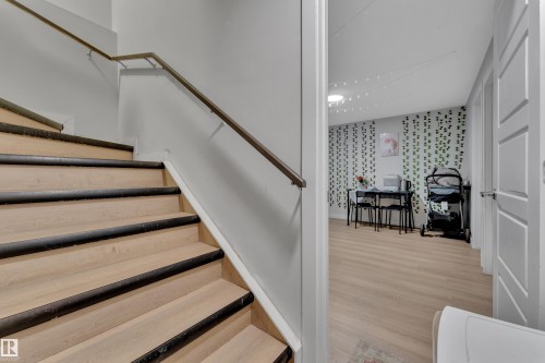 3003 4 Street, Edmonton, AB - Indoor Photo Showing Other Room