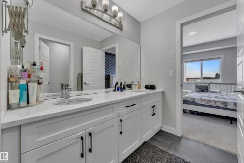 3003 4 Street, Edmonton, AB - Indoor Photo Showing Bathroom