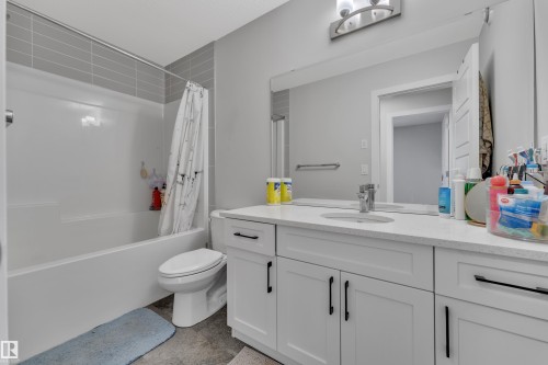 3003 4 Street, Edmonton, AB - Indoor Photo Showing Bathroom