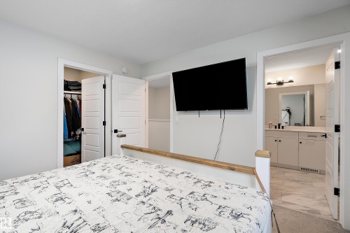 17 Emerald Way, Spruce Grove, AB - Indoor Photo Showing Bedroom