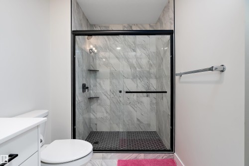 17 Emerald Way, Spruce Grove, AB - Indoor Photo Showing Bathroom