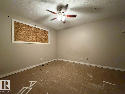 1925 73 Street, Edmonton, AB - Indoor Photo Showing Other Room