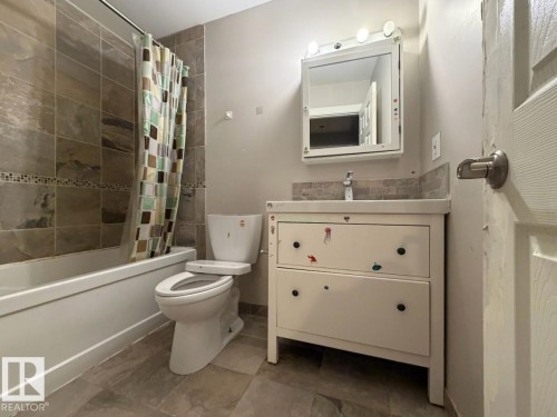 1925 73 Street, Edmonton, AB - Indoor Photo Showing Bathroom