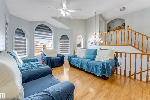 3139 34B Avenue, Edmonton, AB - Indoor Photo Showing Living Room