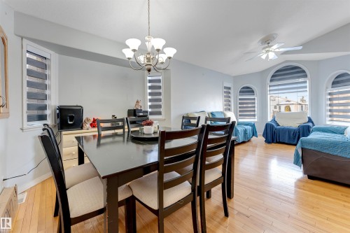 3139 34B Avenue, Edmonton, AB - Indoor Photo Showing Dining Room