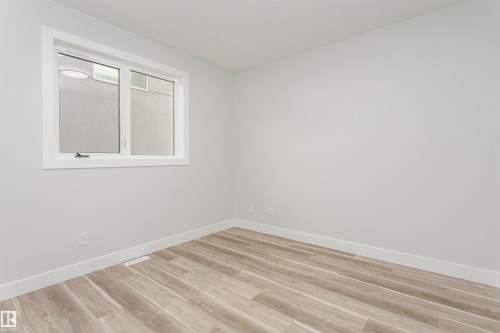 1723 19 Street, Edmonton, AB - Indoor Photo Showing Other Room