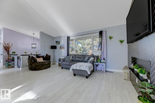 5707 89 Avenue, Edmonton, AB - Indoor