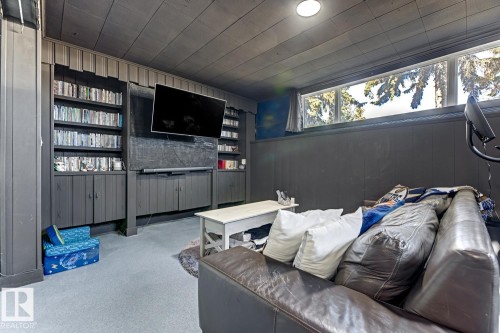 5707 89 Avenue, Edmonton, AB - Indoor