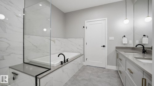 311 7463 May Common, Edmonton, AB - Indoor Photo Showing Bathroom