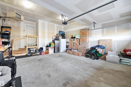 7027 54 Avenue, Beaumont, AB - Indoor Photo Showing Garage