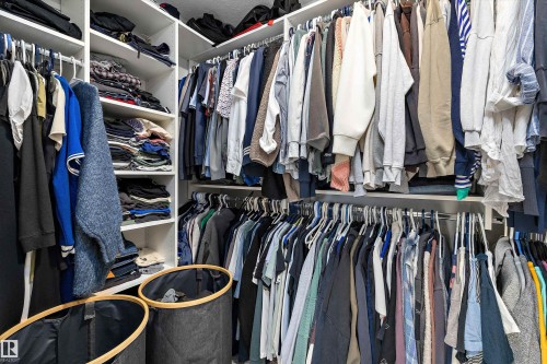 7027 54 Avenue, Beaumont, AB - Indoor With Storage