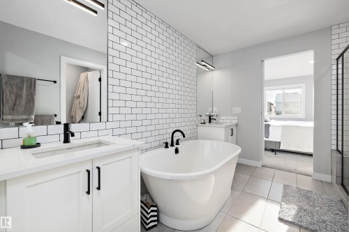 7027 54 Avenue, Beaumont, AB - Indoor Photo Showing Bathroom