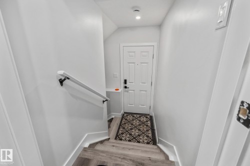 Side entry to secondary suite. - 5304 Kimball Place, Edmonton, AB - Indoor Photo Showing Other Room