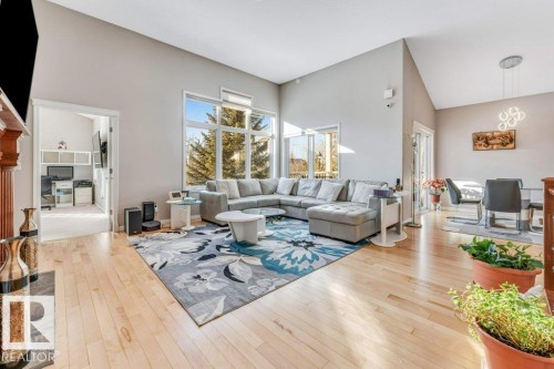 20 18343 Lessard Road, Edmonton, AB - Indoor Photo Showing Living Room