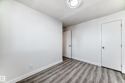 14505 23 Street Nw, Edmonton, AB - Indoor Photo Showing Other Room