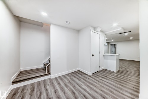 14505 23 Street Nw, Edmonton, AB - Indoor Photo Showing Other Room