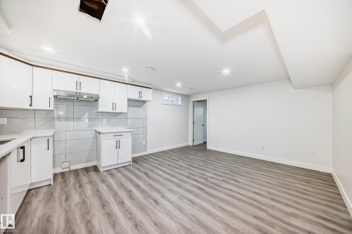 14505 23 Street Nw, Edmonton, AB - Indoor Photo Showing Kitchen