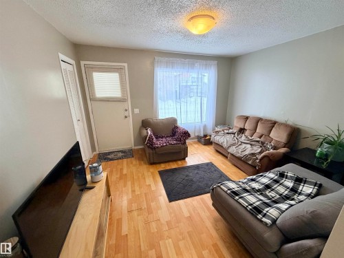 4725 44 Avenue, St. Paul Town, AB - Indoor Photo Showing Living Room