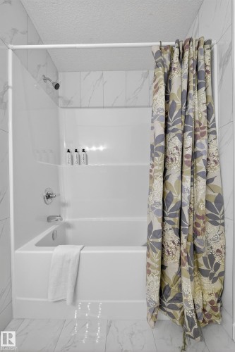 3605 41 Avenue, Beaumont, AB - Indoor Photo Showing Bathroom