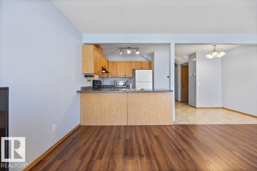 84 16823 84 Street, Edmonton, AB - Indoor Photo Showing Kitchen