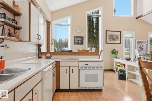 73078 Southshore Drive, Widewater, AB - Indoor Photo Showing Kitchen With Double Sink
