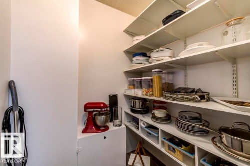 2346 151 Avenue, Edmonton, AB - Indoor With Storage