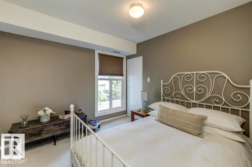 2346 151 Avenue, Edmonton, AB - Indoor Photo Showing Bedroom