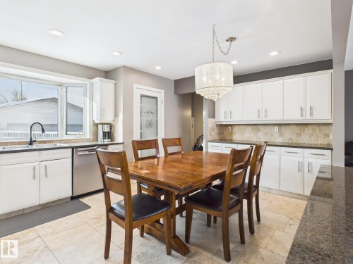 352 Huffman Crescent, Edmonton, AB - Indoor