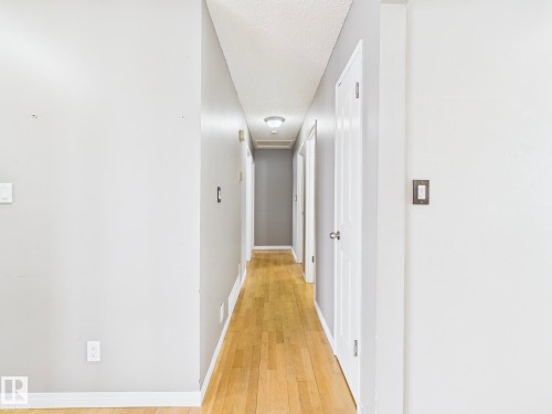 352 Huffman Crescent, Edmonton, AB - Indoor Photo Showing Other Room