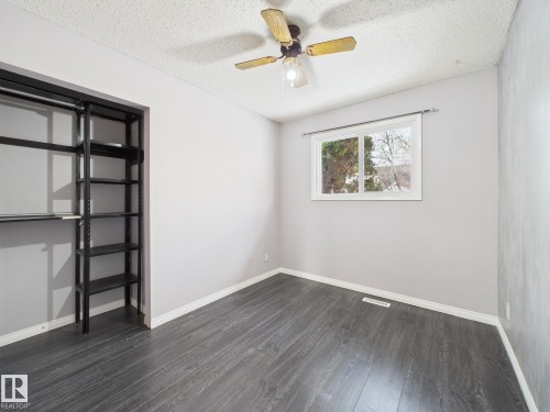 352 Huffman Crescent, Edmonton, AB - Indoor Photo Showing Other Room