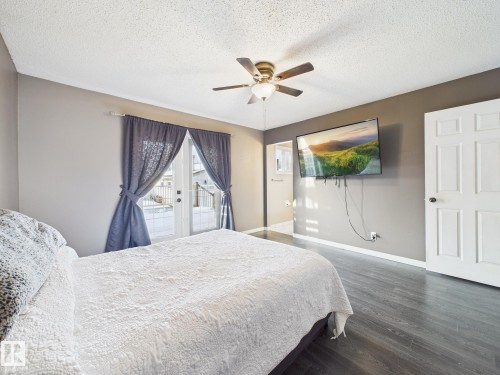 352 Huffman Crescent, Edmonton, AB - Indoor Photo Showing Bedroom