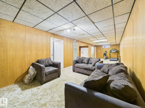 352 Huffman Crescent, Edmonton, AB - Indoor
