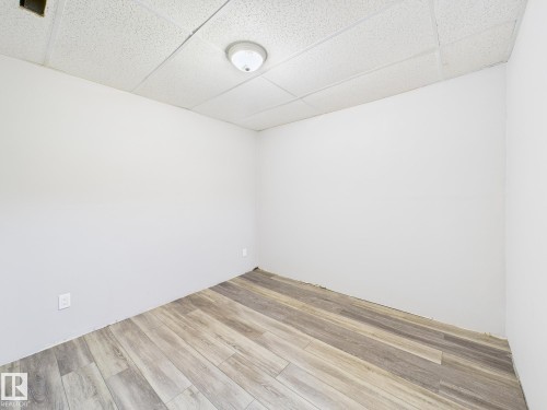 352 Huffman Crescent, Edmonton, AB - Indoor Photo Showing Other Room