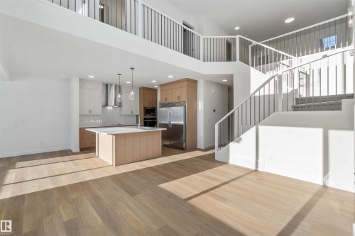 2215 4 Avenue, Edmonton, AB - Indoor Photo Showing Kitchen