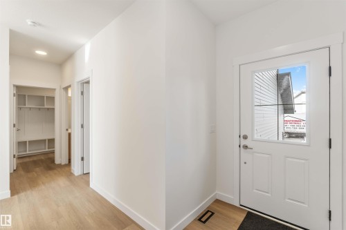 2215 4 Avenue, Edmonton, AB - Indoor Photo Showing Other Room