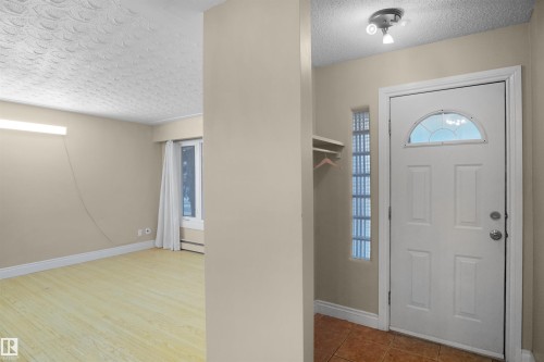 12411 132 Avenue, Edmonton, AB - Indoor Photo Showing Other Room