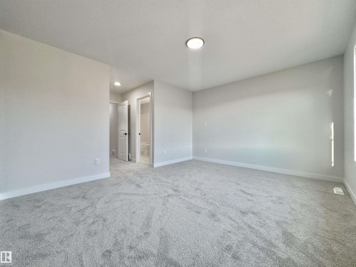 133 Pierwyck Loop, Spruce Grove, AB - Indoor Photo Showing Other Room