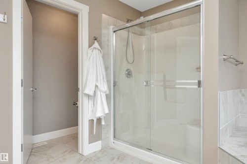 1958 Ainslie Link, Edmonton, AB - Indoor Photo Showing Bathroom