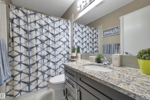 1958 Ainslie Link, Edmonton, AB - Indoor Photo Showing Bathroom